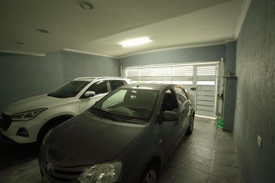 Garagem  de casa à venda com 3 quartos, 232m² em Montanhão, São Bernardo do Campo