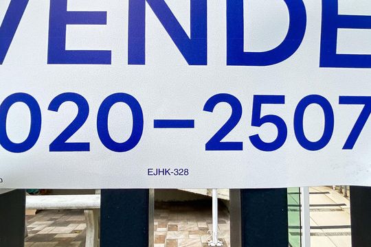 Placa  de casa de condomínio à venda com 2 quartos, 79m² em Vila Granada, São Paulo
