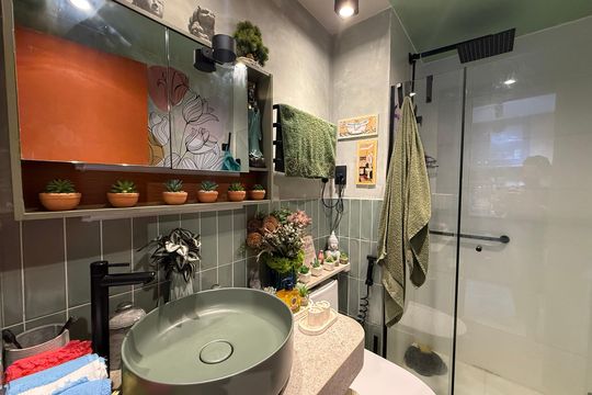 Banheiro de kitnet/studio à venda com 1 quarto, 28m² em República, São Paulo