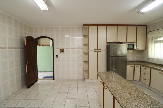 Cozinha de casa à venda com 3 quartos, 240m² em Sítio da Figueira, São Paulo