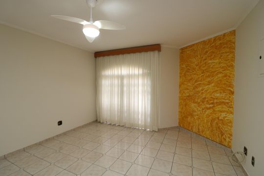 Sala de casa à venda com 3 quartos, 240m² em Sítio da Figueira, São Paulo
