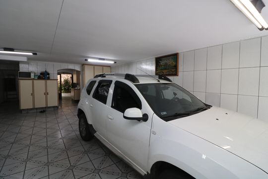Garagem de casa à venda com 3 quartos, 240m² em Sítio da Figueira, São Paulo