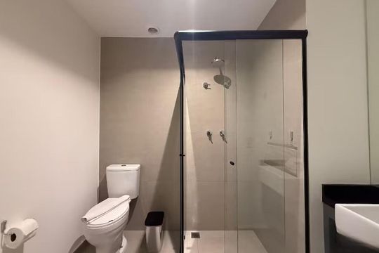Banheiro de apartamento para alugar com 1 quarto, 24m² em Paraíso, São Paulo