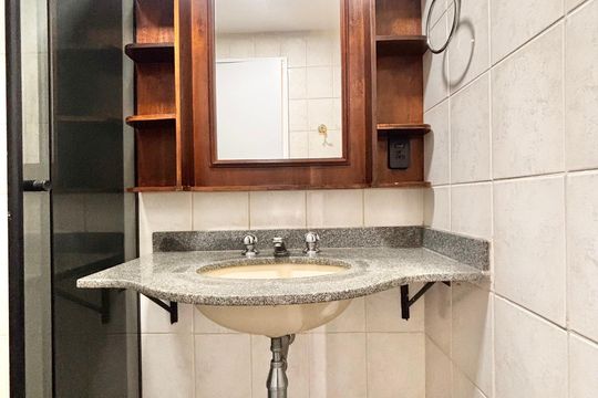 Banheiro suíte de apartamento para alugar com 3 quartos, 80m² em Centro Comercial Jubran, Barueri