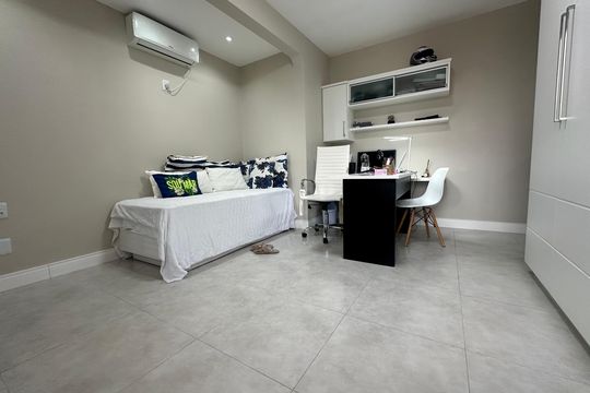 Escritório  de apartamento para alugar com 3 quartos, 429m² em Estreito, Florianópolis