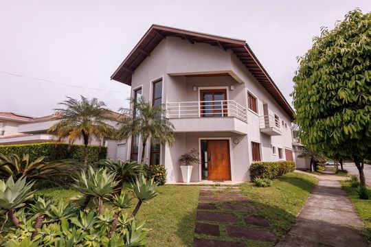 Fachada de casa de condomínio para alugar com 3 quartos, 280m² em Esplanada Independência, Taubaté