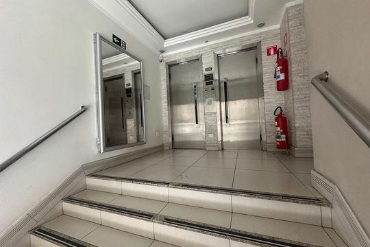 Hall de entrada de apartamento para alugar com 1 quarto, 65m² em Itararé, São Vicente