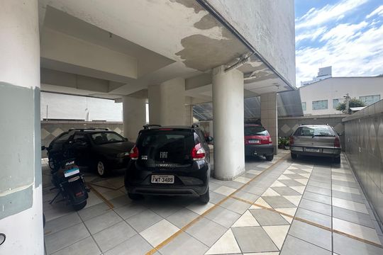 Garagem de apartamento para alugar com 1 quarto, 65m² em Itararé, São Vicente