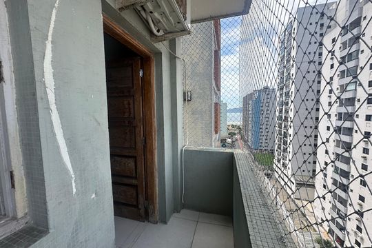 Sacada de apartamento para alugar com 1 quarto, 65m² em Itararé, São Vicente