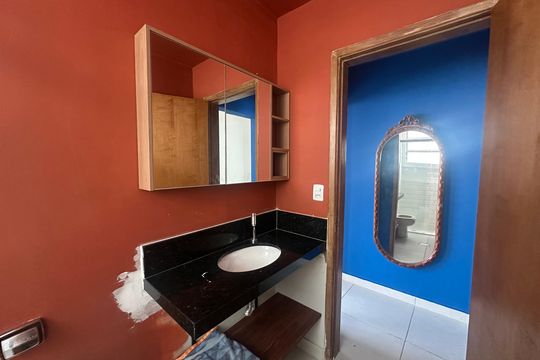 Banheiro de apartamento para alugar com 1 quarto, 65m² em Itararé, São Vicente