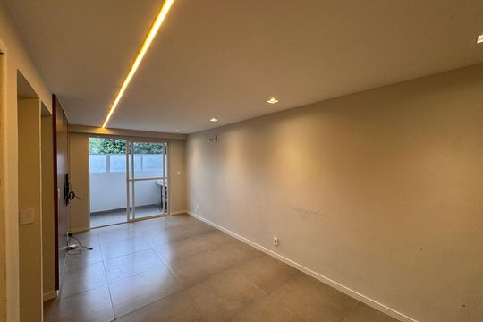 Sala de apartamento para alugar com 2 quartos, 60m² em Vargem Grande, Rio de Janeiro