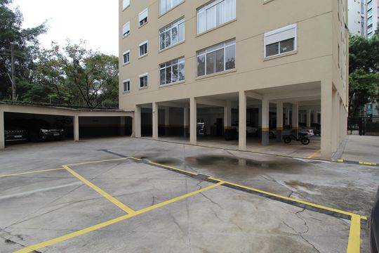 Garagem de apartamento para alugar com 2 quartos, 100m² em Itaim Bibi, São Paulo