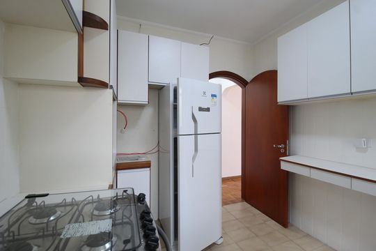 Cozinha de apartamento para alugar com 2 quartos, 100m² em Itaim Bibi, São Paulo