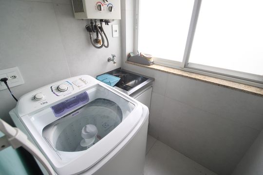 Área de serviço de apartamento para alugar com 2 quartos, 103m² em Barra Olímpica, Rio de Janeiro