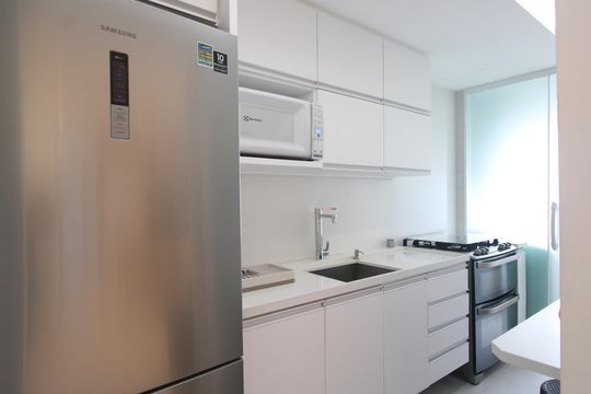Cozinha de apartamento para alugar com 2 quartos, 103m² em Barra Olímpica, Rio de Janeiro