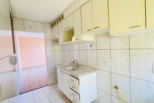 Cozinha de apartamento para alugar com 2 quartos, 57m² em Jardim Isis, Cotia