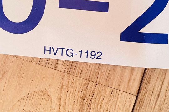 Código da placa de apartamento para alugar com 2 quartos, 57m² em Jardim Isis, Cotia