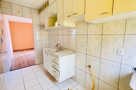 Cozinha de apartamento para alugar com 2 quartos, 57m² em Jardim Isis, Cotia