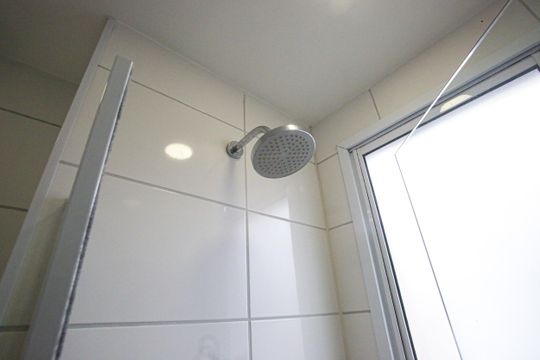 Banheiro de apartamento para alugar com 2 quartos, 46m² em Anil, Rio de Janeiro