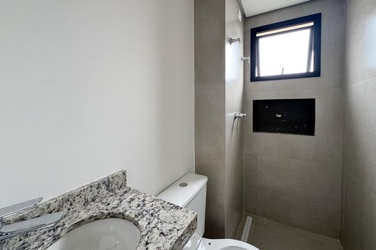Banheiro Social de apartamento à venda com 2 quartos, 47m² em Parque Anchieta, São Bernardo do Campo