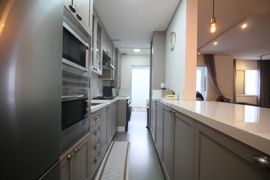 Cozinha de apartamento à venda com 2 quartos, 109m² em Chácara Agrindus, Taboão da Serra