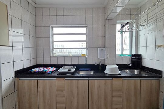 Cozinha de apartamento para alugar com 1 quarto, 61m² em Canto do Forte, Praia Grande