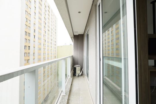 Varanda de kitnet/studio para alugar com 1 quarto, 28m² em Aclimação, São Paulo