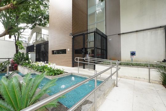 Fachada de kitnet/studio para alugar com 1 quarto, 28m² em Aclimação, São Paulo