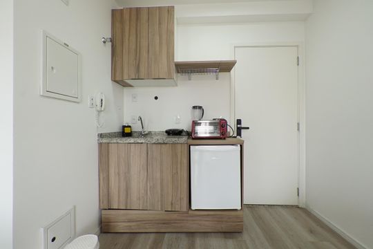 Cozinha de kitnet/studio para alugar com 1 quarto, 28m² em Aclimação, São Paulo