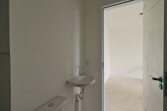 Banheiro de apartamento à venda com 1 quarto, 40m² em Parque das Nações, Santo André