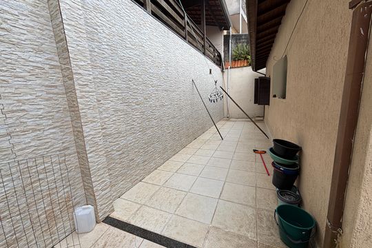 Quintal  de casa à venda com 3 quartos, 280m² em Jardim Petropolis, Ribeirão Pires