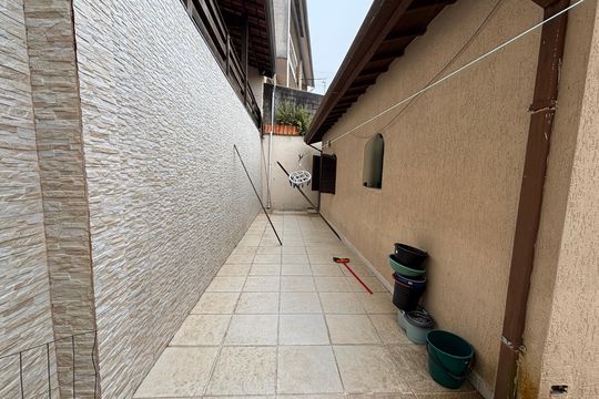 Quintal de casa à venda com 3 quartos, 280m² em Jardim Petropolis, Ribeirão Pires