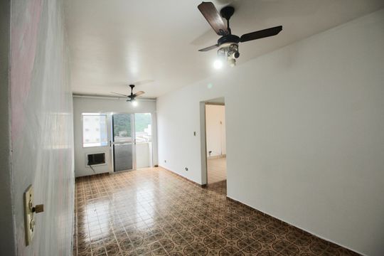 Sala de apartamento para alugar com 2 quartos, 99m² em Vila Mathias, Santos
