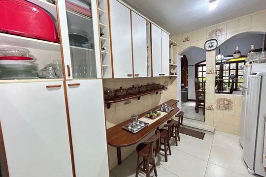 Cozinha de casa à venda com 5 quartos, 260m² em Realengo, Rio de Janeiro