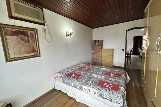 Quarto 2 de casa à venda com 5 quartos, 260m² em Realengo, Rio de Janeiro