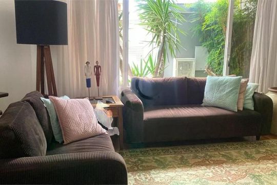 Casa de Condomínio à venda com 3 quartos, 182m² em Vila Elvira, São Paulo