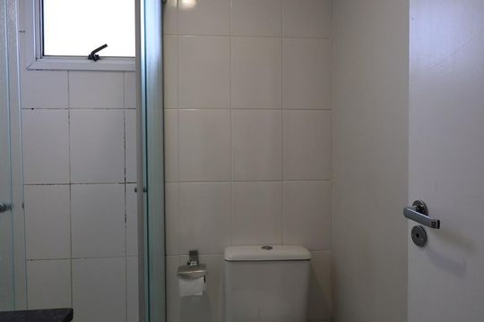 Banheiro de apartamento à venda com 2 quartos, 52m² em Bonfim, Campinas