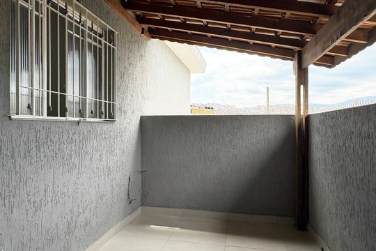 Varanda de casa à venda com 3 quartos, 161m² em Brasilândia, São Paulo