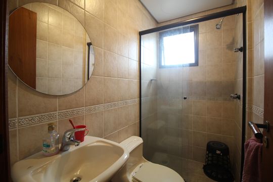Banheiro de apartamento para alugar com 2 quartos, 67m² em Boa Vista, Porto Alegre