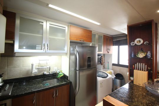 Cozinha de apartamento para alugar com 2 quartos, 67m² em Boa Vista, Porto Alegre