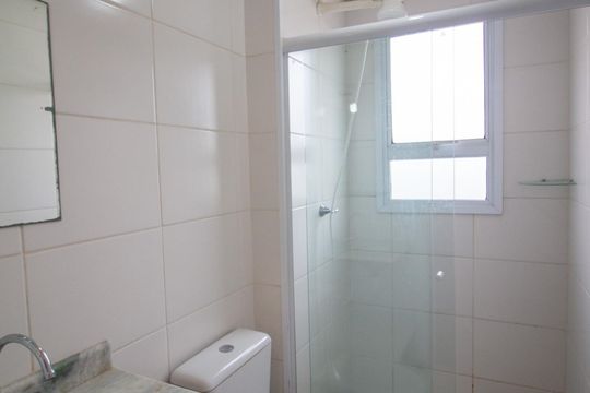 Banheiro de apartamento para alugar com 2 quartos, 50m² em Jardim Vera Cruz, Sorocaba