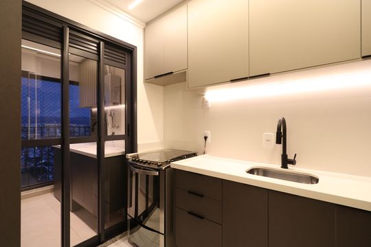 Cozinha de apartamento à venda com 2 quartos, 55m² em Vila Anastácio, São Paulo