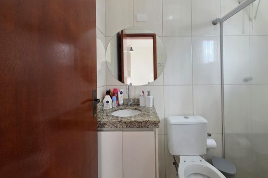 Banheiro da Suíte de apartamento para alugar com 2 quartos, 68m² em Vila Homero Thon, Santo André