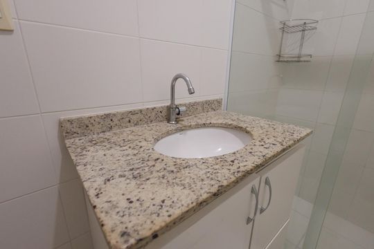 Banheiro Suíte de apartamento para alugar com 2 quartos, 75m² em Parque Senhor do Bonfim, Taubaté
