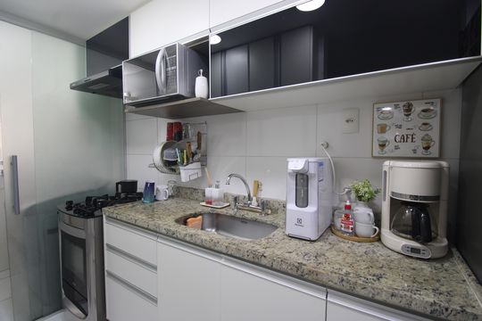 Cozinha de apartamento para alugar com 2 quartos, 60m² em Anil, Rio de Janeiro