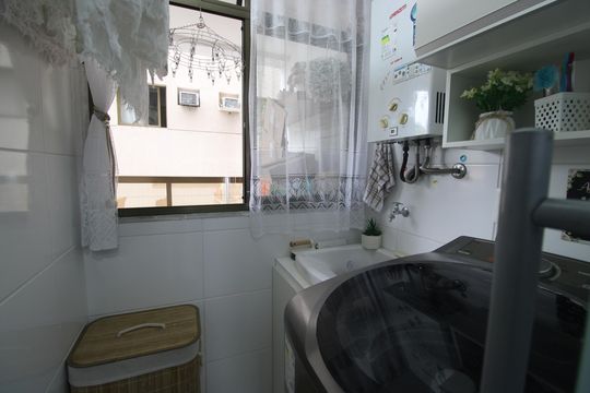Área de serviço de apartamento para alugar com 2 quartos, 60m² em Anil, Rio de Janeiro
