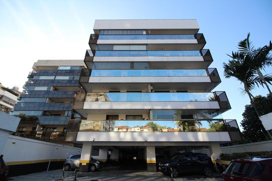 Fachada de apartamento para alugar com 2 quartos, 60m² em Anil, Rio de Janeiro