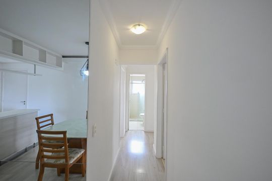Corredor de apartamento para alugar com 3 quartos, 93m² em Jardim Henriqueta, Taboão da Serra