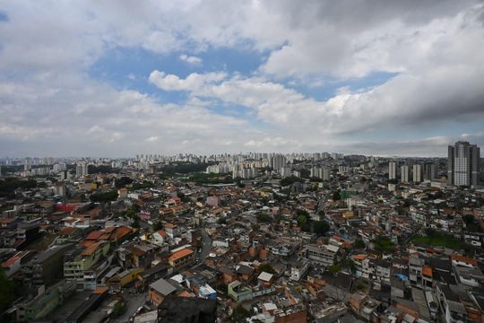 Vista da Suíte  de apartamento para alugar com 3 quartos, 93m² em Jardim Henriqueta, Taboão da Serra