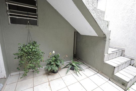 Quintal de casa à venda com 4 quartos, 150m² em Parque Novo Oratório, Santo André
